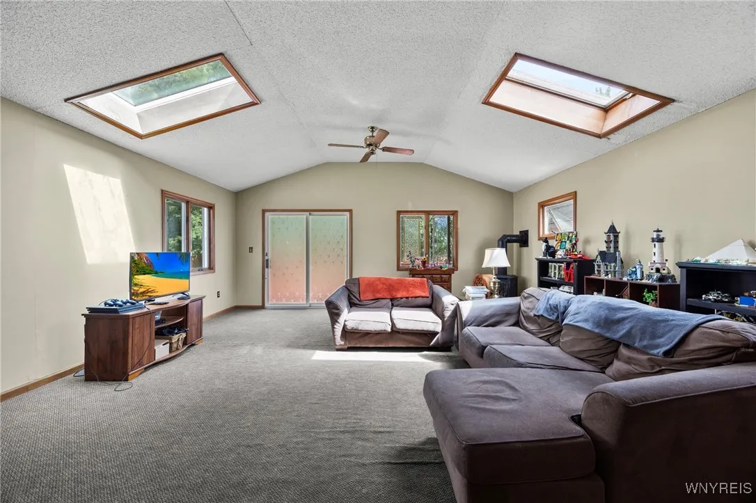 67 Rose Avenue, West Seneca, New York 14224, West Seneca, New York 14224, 5 Bedrooms Bedrooms, ,2 BathroomsBathrooms,Residential,For Sale,67 Rose Avenue, West Seneca, New York 14224,0,B1629444