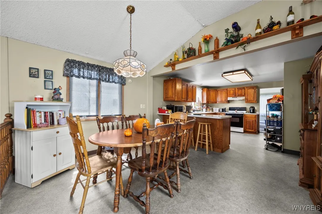 67 Rose Avenue, West Seneca, New York 14224, West Seneca, New York 14224, 5 Bedrooms Bedrooms, ,2 BathroomsBathrooms,Residential,For Sale,67 Rose Avenue, West Seneca, New York 14224,0,B1629444