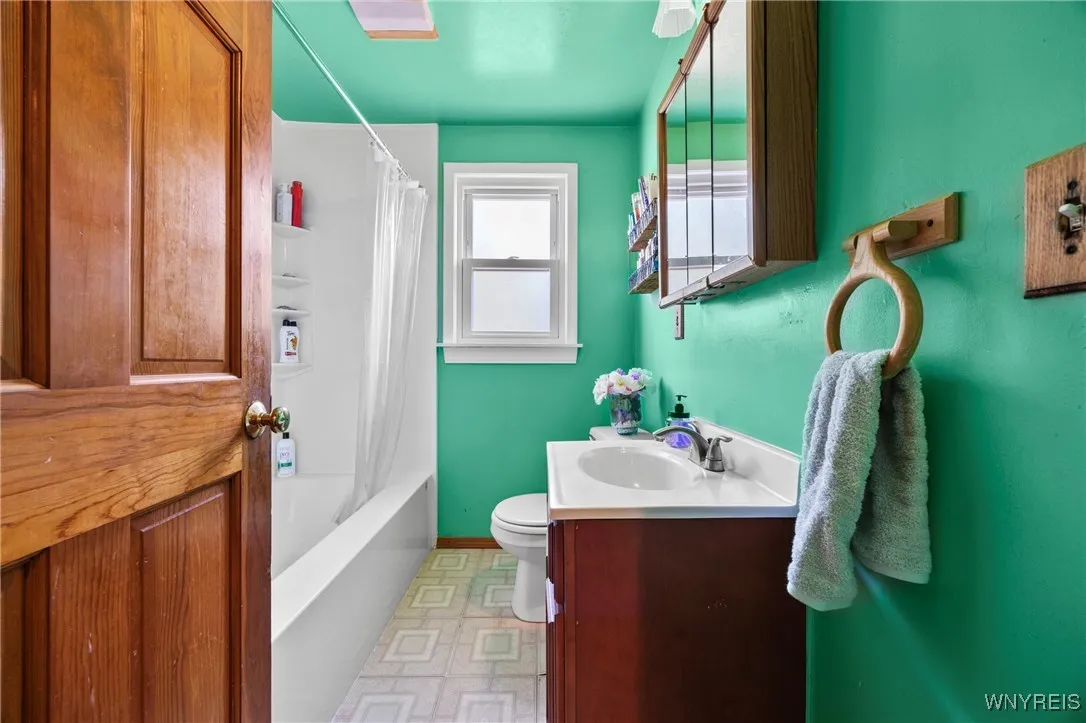 67 Rose Avenue, West Seneca, New York 14224, West Seneca, New York 14224, 5 Bedrooms Bedrooms, ,2 BathroomsBathrooms,Residential,For Sale,67 Rose Avenue, West Seneca, New York 14224,0,B1629444