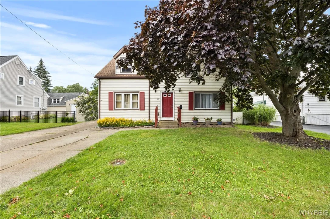 67 Rose Avenue, West Seneca, New York 14224, West Seneca, New York 14224, 5 Bedrooms Bedrooms, ,2 BathroomsBathrooms,Residential,For Sale,67 Rose Avenue, West Seneca, New York 14224,0,B1629444