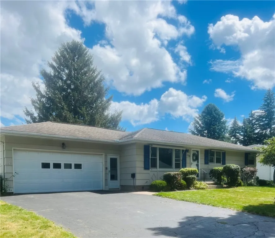 138 Andrea Lane, Irondequoit, New York 14609, Irondequoit, New York 14609, 3 Bedrooms Bedrooms, 6 Rooms Rooms,1 BathroomBathrooms,Residential,Closed,138 Andrea Lane, Irondequoit, New York 14609,0,R1626546