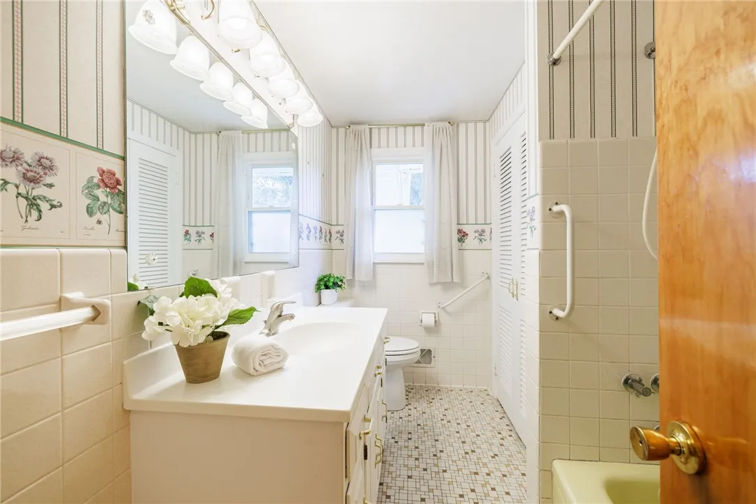 138 Andrea Lane, Irondequoit, New York 14609, Irondequoit, New York 14609, 3 Bedrooms Bedrooms, 6 Rooms Rooms,1 BathroomBathrooms,Residential,Closed,138 Andrea Lane, Irondequoit, New York 14609,0,R1626546