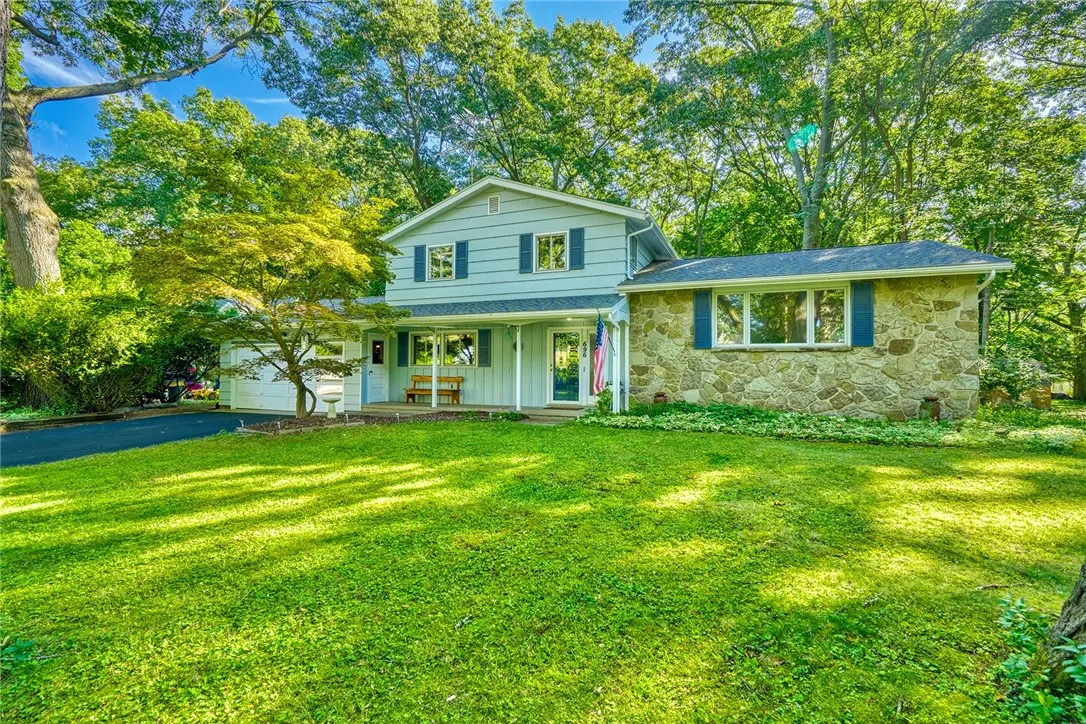 696 Summit Drive, Webster, New York 14580, Webster, New York 14580, 3 Bedrooms Bedrooms, 7 Rooms Rooms,1 BathroomBathrooms,Residential,Closed,696 Summit Drive, Webster, New York 14580,0,R1633428