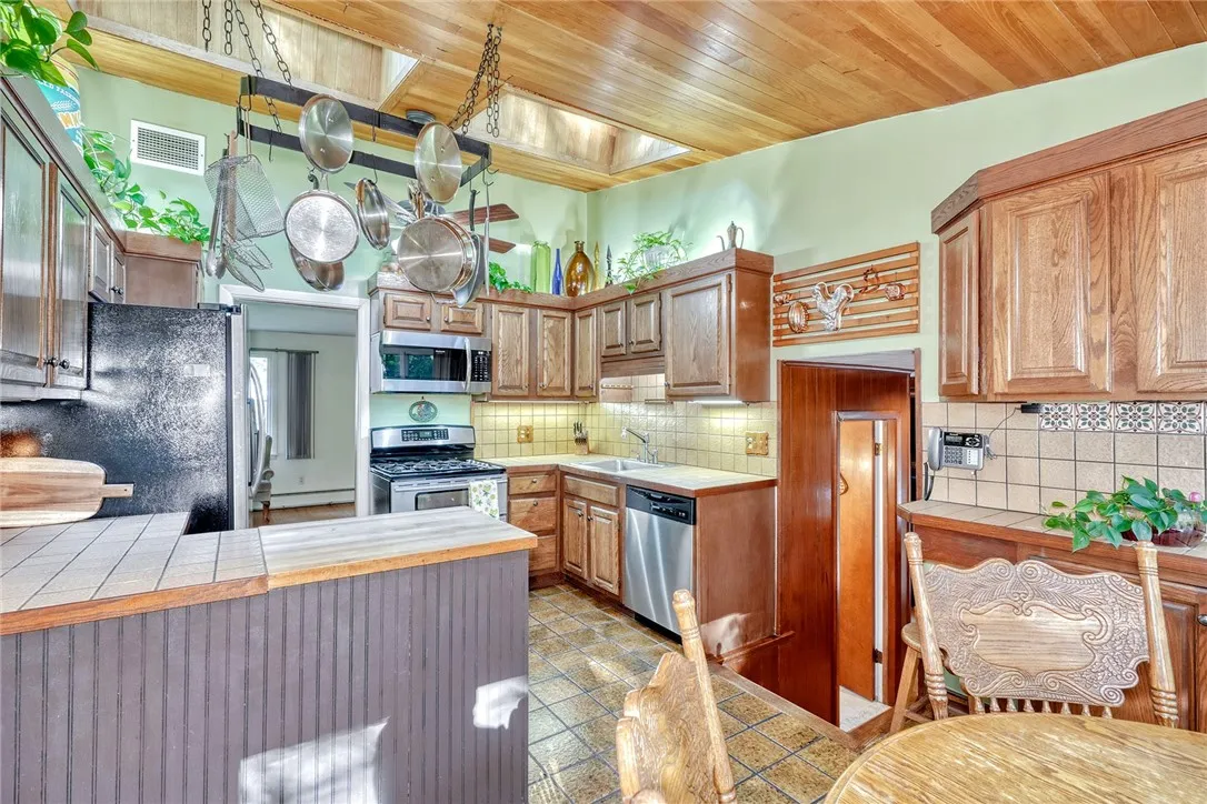 696 Summit Drive, Webster, New York 14580, Webster, New York 14580, 3 Bedrooms Bedrooms, 7 Rooms Rooms,1 BathroomBathrooms,Residential,Closed,696 Summit Drive, Webster, New York 14580,0,R1633428