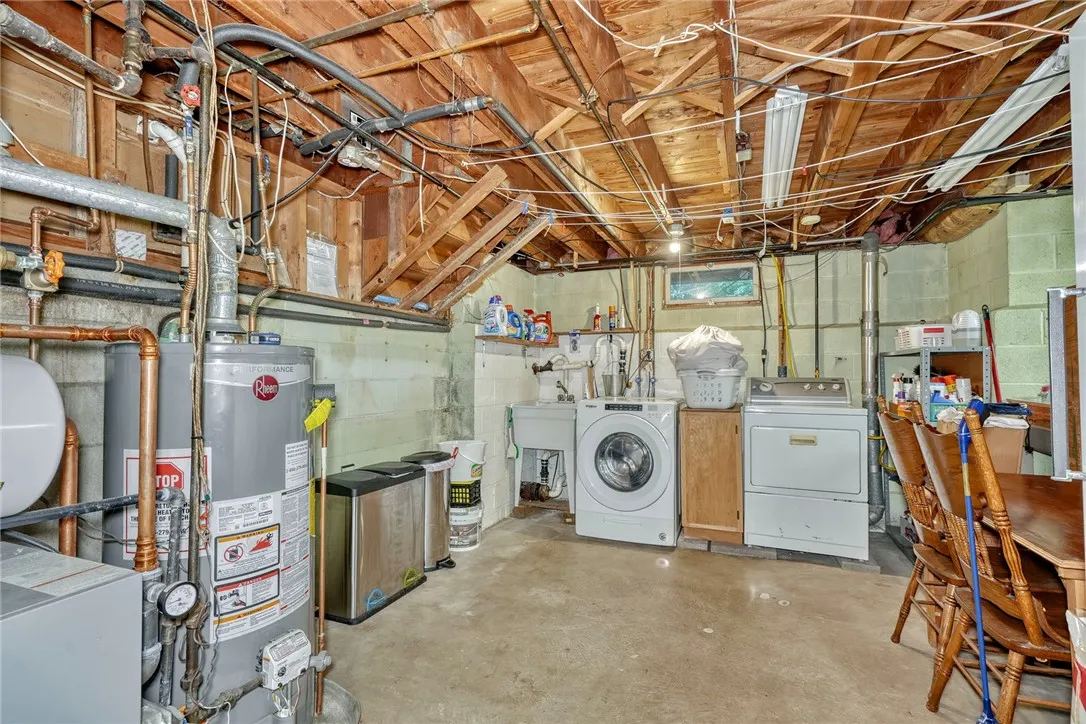 696 Summit Drive, Webster, New York 14580, Webster, New York 14580, 3 Bedrooms Bedrooms, 7 Rooms Rooms,1 BathroomBathrooms,Residential,Closed,696 Summit Drive, Webster, New York 14580,0,R1633428