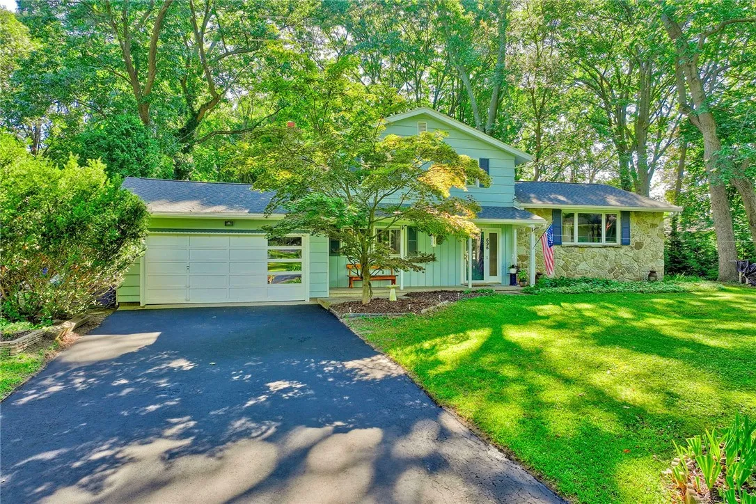 696 Summit Drive, Webster, New York 14580, Webster, New York 14580, 3 Bedrooms Bedrooms, 7 Rooms Rooms,1 BathroomBathrooms,Residential,Closed,696 Summit Drive, Webster, New York 14580,0,R1633428