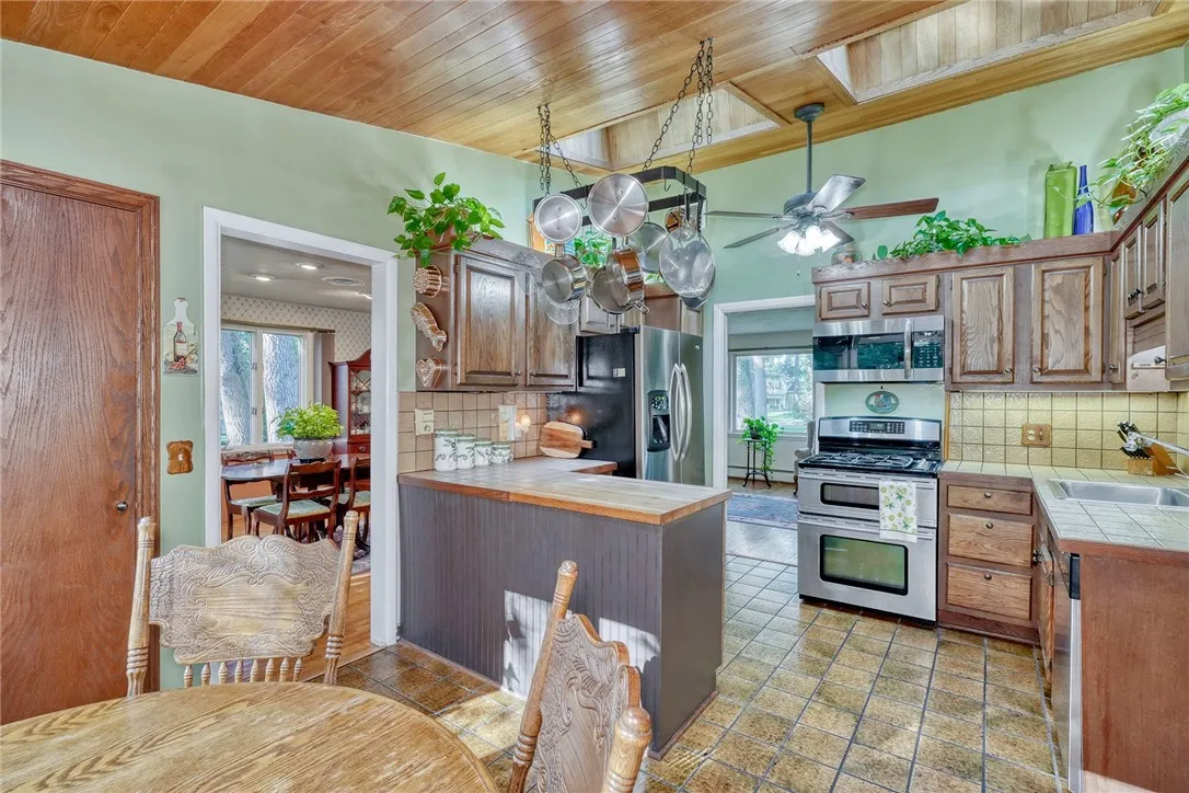 696 Summit Drive, Webster, New York 14580, Webster, New York 14580, 3 Bedrooms Bedrooms, 7 Rooms Rooms,1 BathroomBathrooms,Residential,Closed,696 Summit Drive, Webster, New York 14580,0,R1633428
