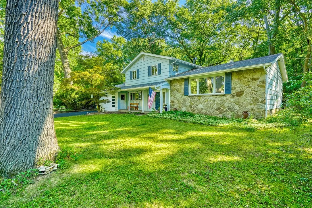 696 Summit Drive, Webster, New York 14580, Webster, New York 14580, 3 Bedrooms Bedrooms, 7 Rooms Rooms,1 BathroomBathrooms,Residential,Closed,696 Summit Drive, Webster, New York 14580,0,R1633428