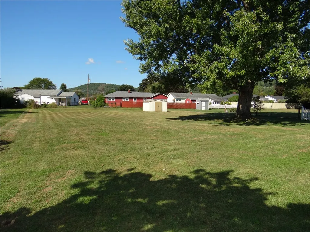 980 Pauline Avenue, Southport, New York 14871, Southport, New York 14871, 3 Bedrooms Bedrooms, 6 Rooms Rooms,1 BathroomBathrooms,Residential,For Sale,980 Pauline Avenue, Southport, New York 14871,0,R1635134