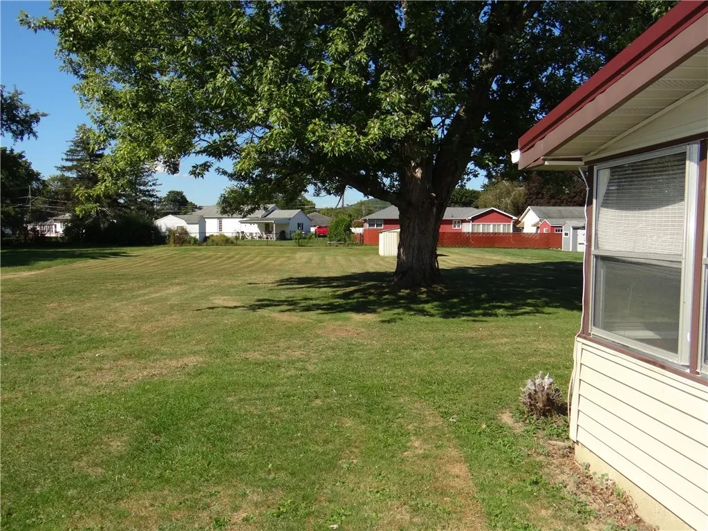 980 Pauline Avenue, Southport, New York 14871, Southport, New York 14871, 3 Bedrooms Bedrooms, 6 Rooms Rooms,1 BathroomBathrooms,Residential,For Sale,980 Pauline Avenue, Southport, New York 14871,0,R1635134