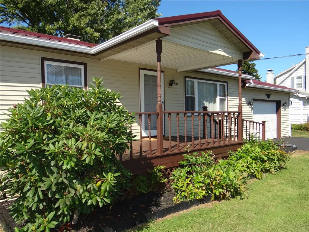 980 Pauline Avenue, Southport, New York 14871, Southport, New York 14871, 3 Bedrooms Bedrooms, 6 Rooms Rooms,1 BathroomBathrooms,Residential,For Sale,980 Pauline Avenue, Southport, New York 14871,0,R1635134