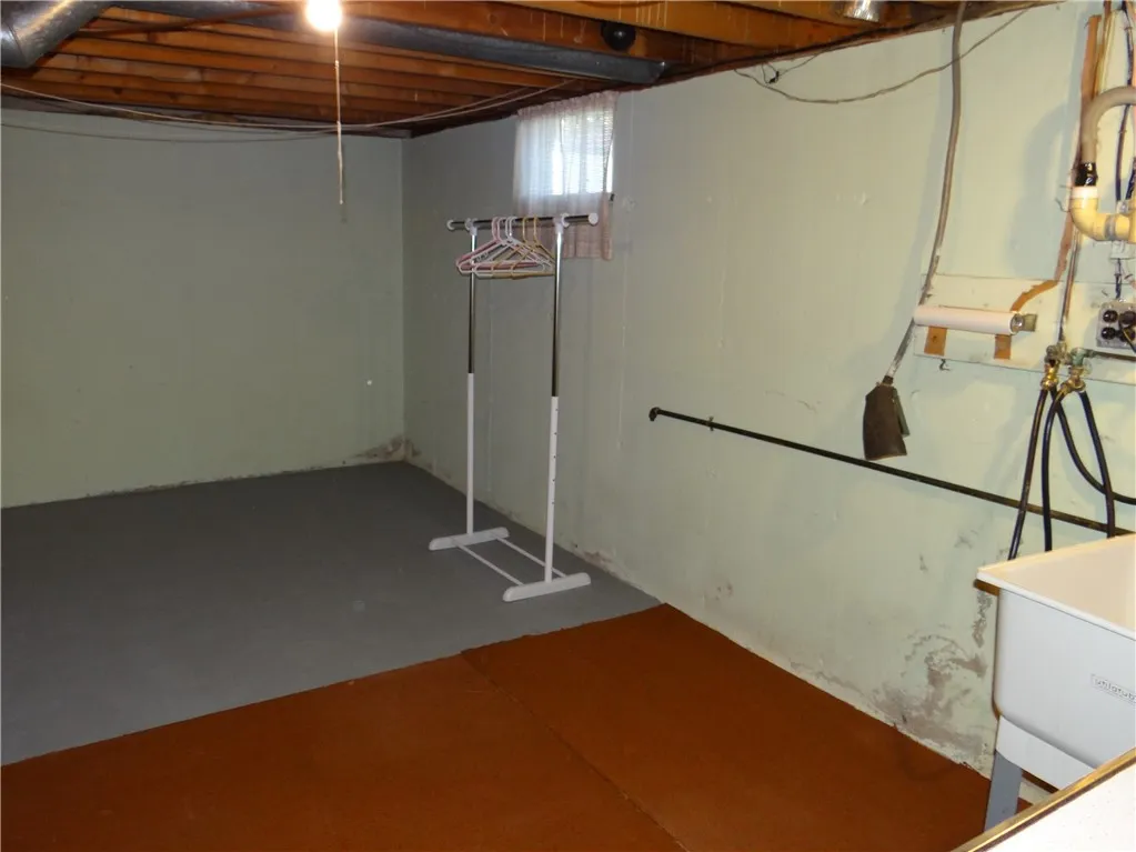 980 Pauline Avenue, Southport, New York 14871, Southport, New York 14871, 3 Bedrooms Bedrooms, 6 Rooms Rooms,1 BathroomBathrooms,Residential,For Sale,980 Pauline Avenue, Southport, New York 14871,0,R1635134