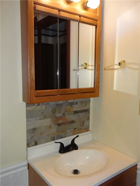 980 Pauline Avenue, Southport, New York 14871, Southport, New York 14871, 3 Bedrooms Bedrooms, 6 Rooms Rooms,1 BathroomBathrooms,Residential,For Sale,980 Pauline Avenue, Southport, New York 14871,0,R1635134