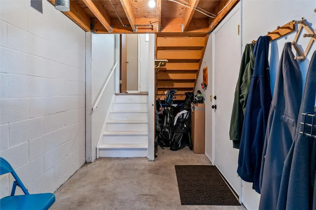 1182 Cunningham Dr, Victor, New York 14564, Victor, New York 14564, 3 Bedrooms Bedrooms, 8 Rooms Rooms,1 BathroomBathrooms,Residential,For Sale,1182 Cunningham Dr, Victor, New York 14564,0,R1633882