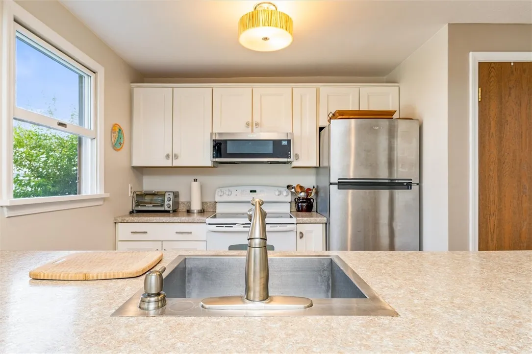 1182 Cunningham Dr, Victor, New York 14564, Victor, New York 14564, 3 Bedrooms Bedrooms, 8 Rooms Rooms,1 BathroomBathrooms,Residential,For Sale,1182 Cunningham Dr, Victor, New York 14564,0,R1633882