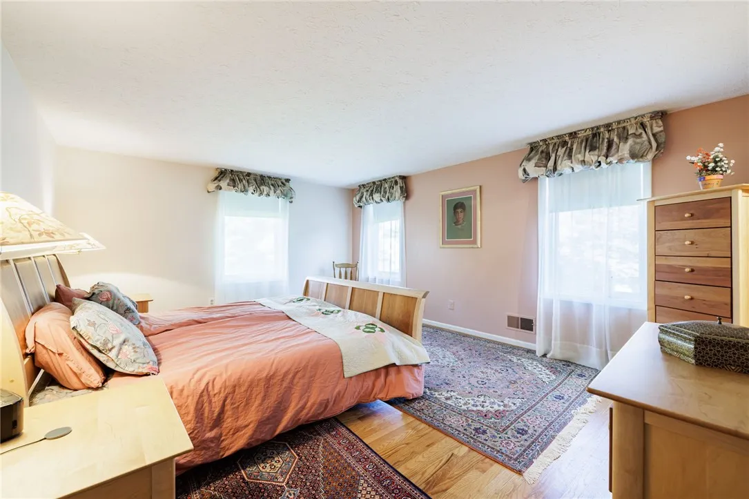 2 White Briar, Pittsford, New York 14534, Pittsford, New York 14534, 5 Bedrooms Bedrooms, 13 Rooms Rooms,2 BathroomsBathrooms,Residential,Closed,2 White Briar, Pittsford, New York 14534,0,R1635111