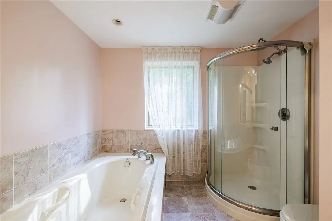 2 White Briar, Pittsford, New York 14534, Pittsford, New York 14534, 5 Bedrooms Bedrooms, 13 Rooms Rooms,2 BathroomsBathrooms,Residential,Closed,2 White Briar, Pittsford, New York 14534,0,R1635111