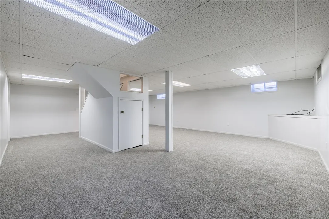 2 White Briar, Pittsford, New York 14534, Pittsford, New York 14534, 5 Bedrooms Bedrooms, 13 Rooms Rooms,2 BathroomsBathrooms,Residential,Closed,2 White Briar, Pittsford, New York 14534,0,R1635111