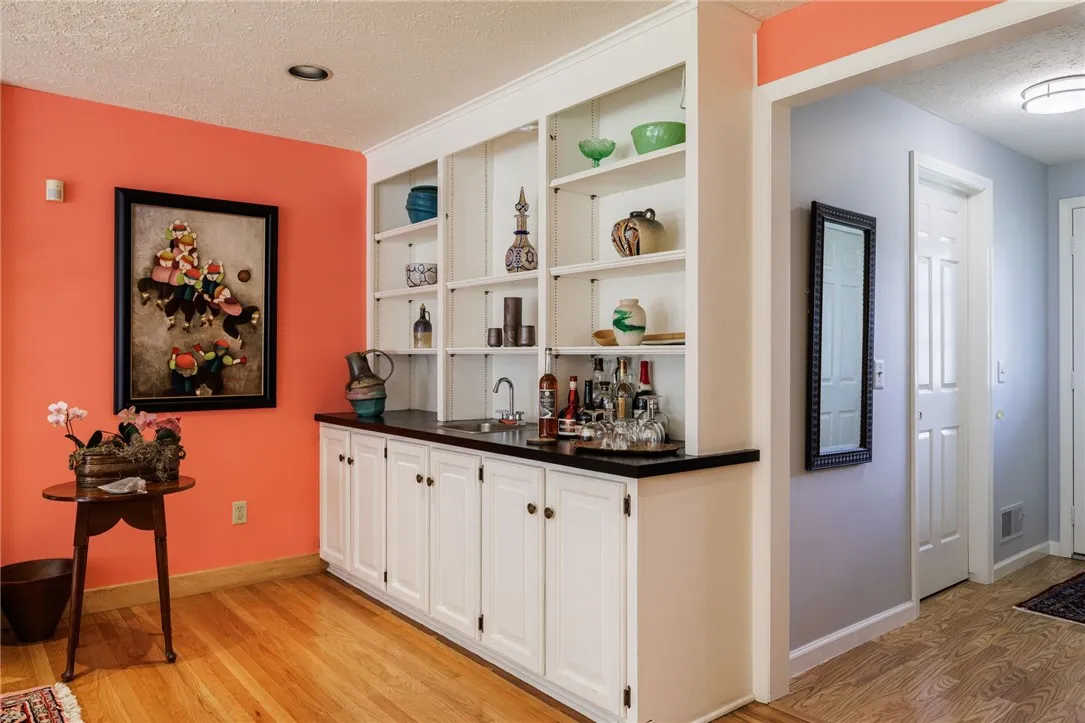 2 White Briar, Pittsford, New York 14534, Pittsford, New York 14534, 5 Bedrooms Bedrooms, 13 Rooms Rooms,2 BathroomsBathrooms,Residential,Closed,2 White Briar, Pittsford, New York 14534,0,R1635111