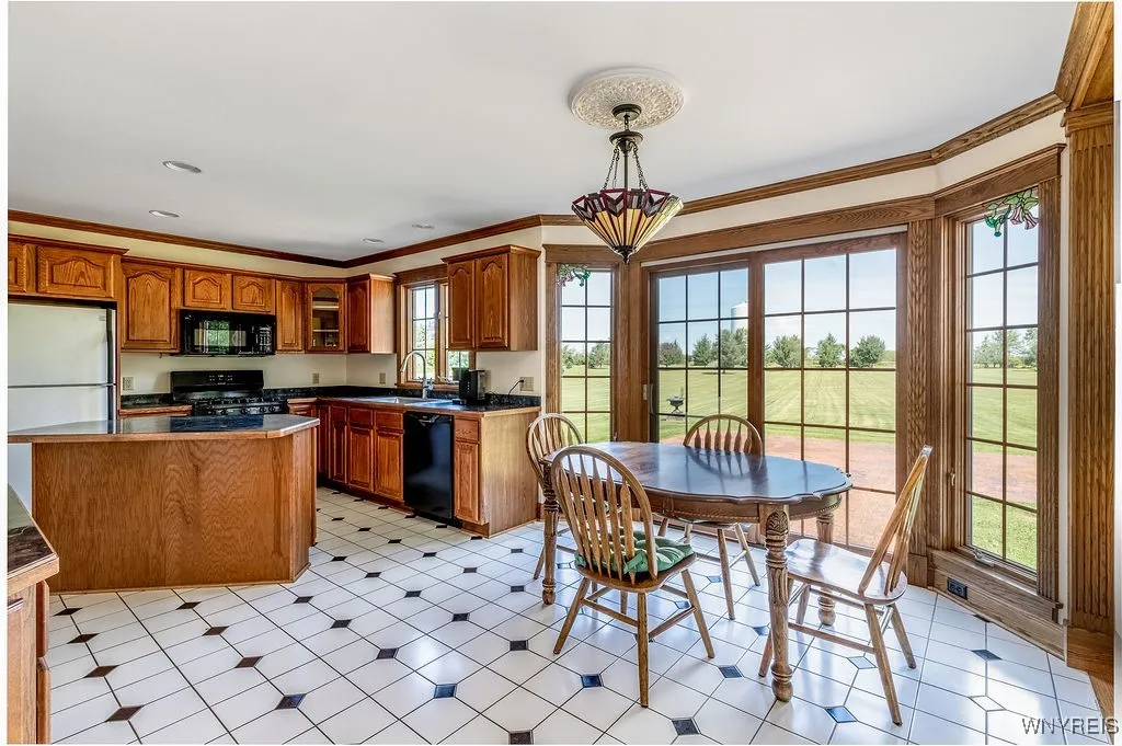 Sliding glass doors to exterior rear patio