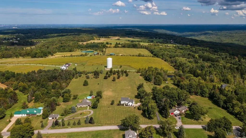 Spectacular views from all sides.