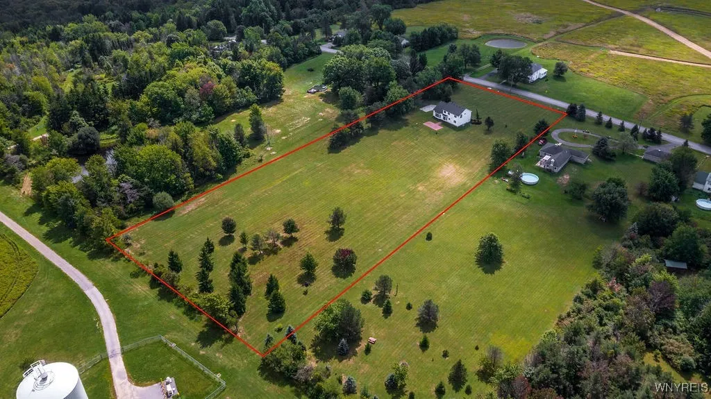 Spectacular views from all sides.