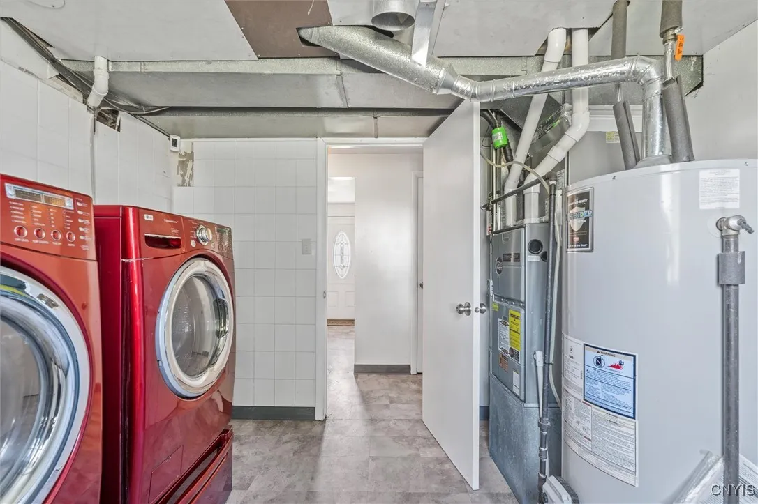 8050 Evesborough Drive, Clay, New York 13041, Clay, New York 13041, 3 Bedrooms Bedrooms, 10 Rooms Rooms,1 BathroomBathrooms,Residential,Closed,8050 Evesborough Drive, Clay, New York 13041,0,S1635127