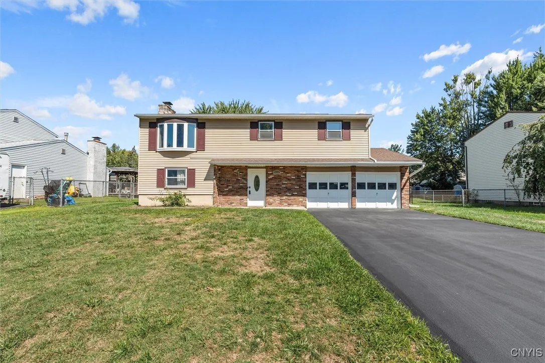 8050 Evesborough Drive, Clay, New York 13041, Clay, New York 13041, 3 Bedrooms Bedrooms, 10 Rooms Rooms,1 BathroomBathrooms,Residential,Closed,8050 Evesborough Drive, Clay, New York 13041,0,S1635127