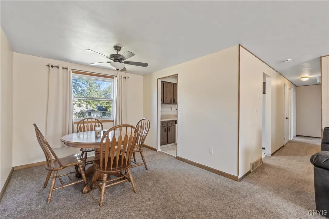 8050 Evesborough Drive, Clay, New York 13041, Clay, New York 13041, 3 Bedrooms Bedrooms, 10 Rooms Rooms,1 BathroomBathrooms,Residential,Closed,8050 Evesborough Drive, Clay, New York 13041,0,S1635127