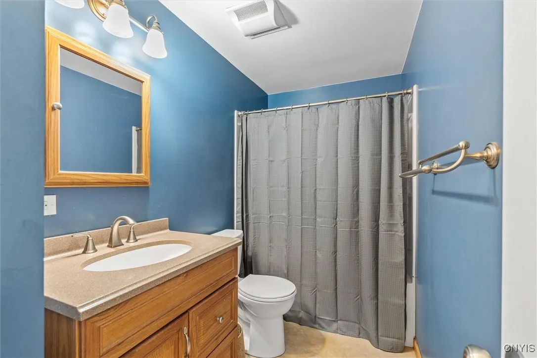 8050 Evesborough Drive, Clay, New York 13041, Clay, New York 13041, 3 Bedrooms Bedrooms, 10 Rooms Rooms,1 BathroomBathrooms,Residential,Closed,8050 Evesborough Drive, Clay, New York 13041,0,S1635127