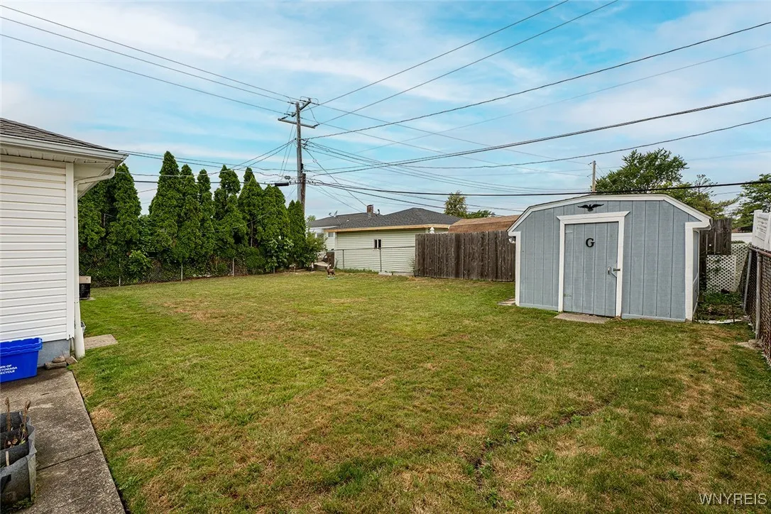 8 Satinwood Drive, Cheektowaga, New York 14225, Cheektowaga, New York 14225, 3 Bedrooms Bedrooms, 7 Rooms Rooms,1 BathroomBathrooms,Residential,For Sale,8 Satinwood Drive, Cheektowaga, New York 14225,0,B1631484