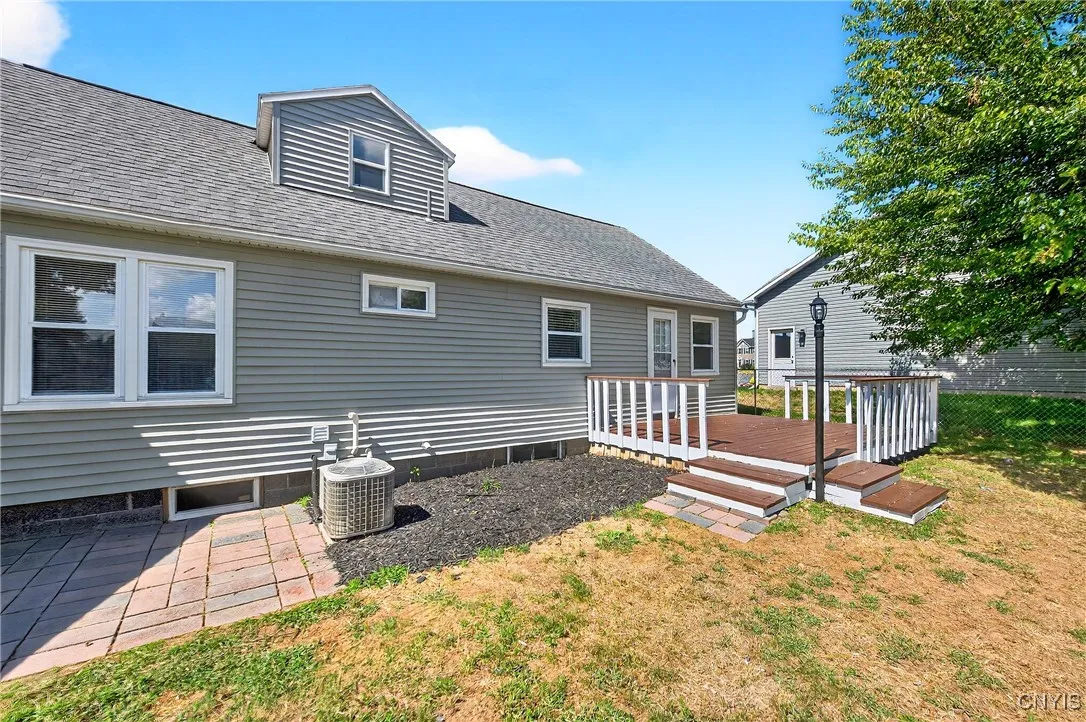 306 Hyland Drive, Salina, New York 13212, Salina, New York 13212, 3 Bedrooms Bedrooms, 7 Rooms Rooms,2 BathroomsBathrooms,Residential,Closed,306 Hyland Drive, Salina, New York 13212,0,S1635044