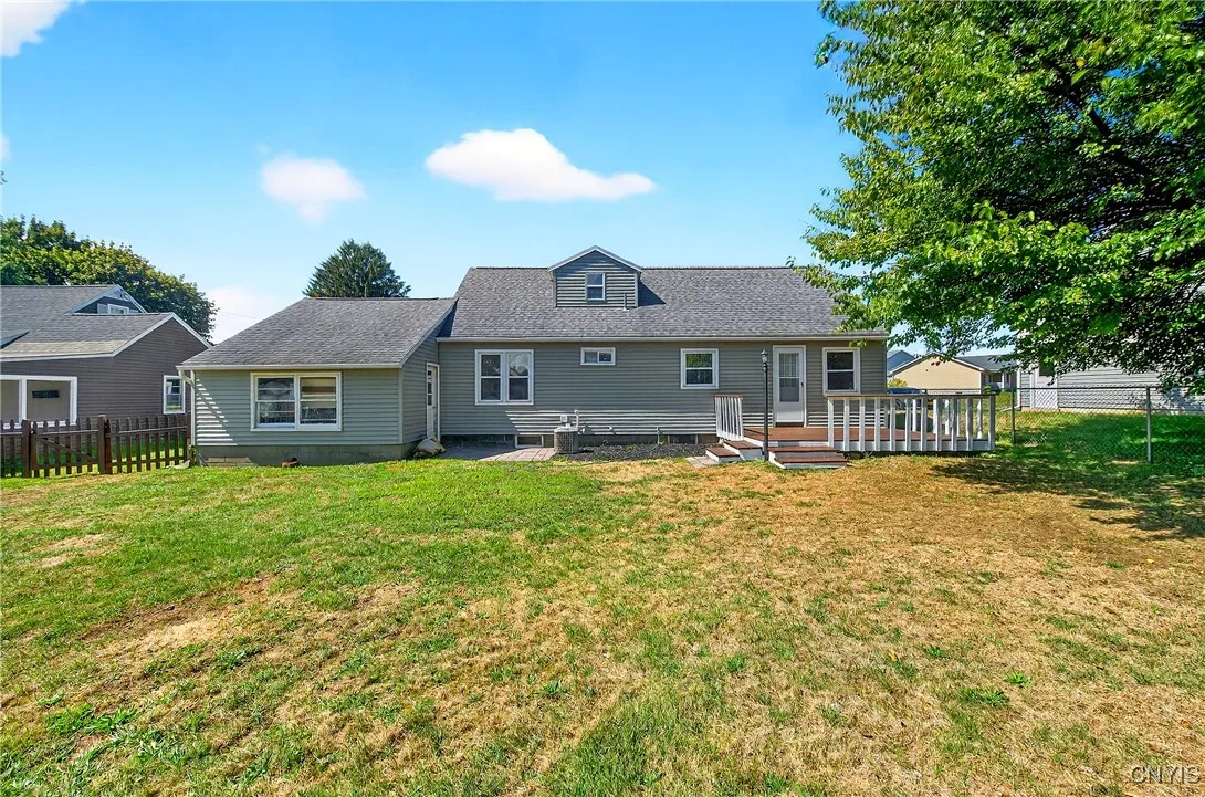 306 Hyland Drive, Salina, New York 13212, Salina, New York 13212, 3 Bedrooms Bedrooms, 7 Rooms Rooms,2 BathroomsBathrooms,Residential,Closed,306 Hyland Drive, Salina, New York 13212,0,S1635044