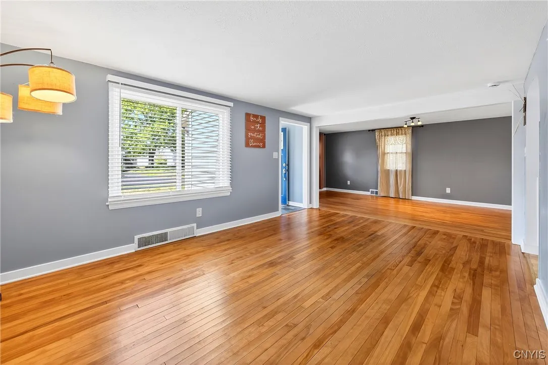 306 Hyland Drive, Salina, New York 13212, Salina, New York 13212, 3 Bedrooms Bedrooms, 7 Rooms Rooms,2 BathroomsBathrooms,Residential,Closed,306 Hyland Drive, Salina, New York 13212,0,S1635044