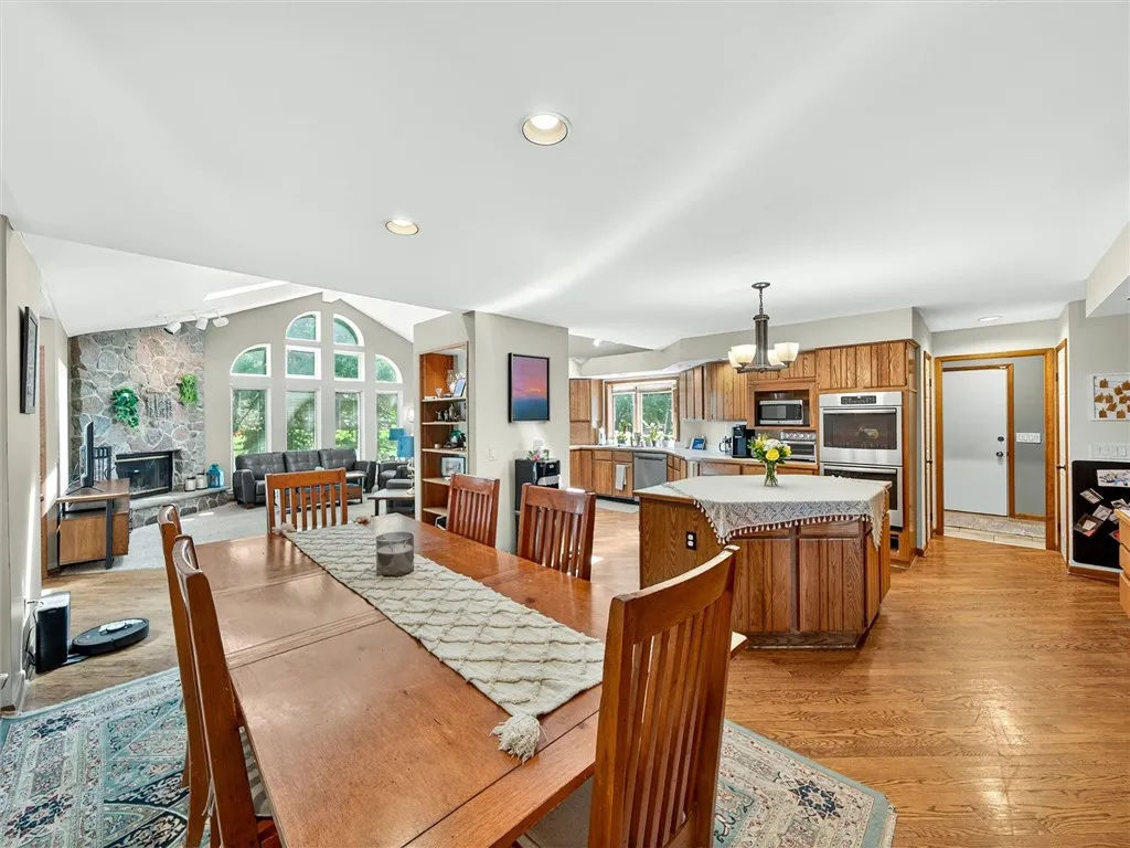 29 Bridgewood Drive, Perinton, New York 14450, Perinton, New York 14450, 5 Bedrooms Bedrooms, 13 Rooms Rooms,3 BathroomsBathrooms,Residential,Closed,29 Bridgewood Drive, Perinton, New York 14450,0,R1633981