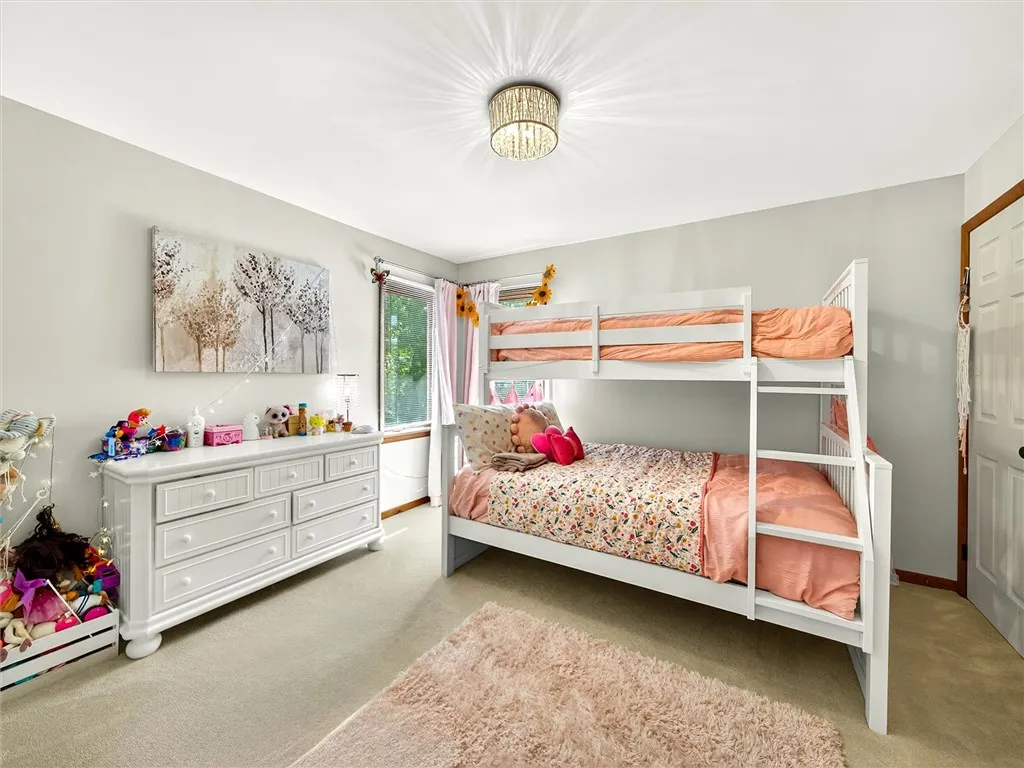 29 Bridgewood Drive, Perinton, New York 14450, Perinton, New York 14450, 5 Bedrooms Bedrooms, 13 Rooms Rooms,3 BathroomsBathrooms,Residential,Closed,29 Bridgewood Drive, Perinton, New York 14450,0,R1633981