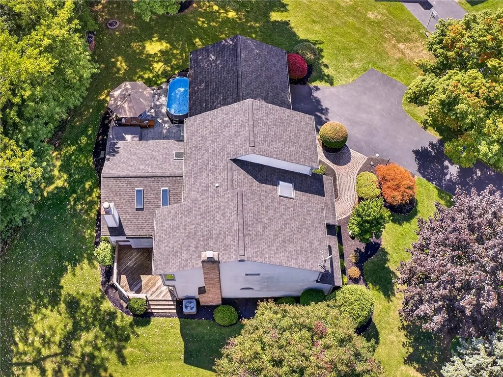 29 Bridgewood Drive, Perinton, New York 14450, Perinton, New York 14450, 5 Bedrooms Bedrooms, 13 Rooms Rooms,3 BathroomsBathrooms,Residential,Closed,29 Bridgewood Drive, Perinton, New York 14450,0,R1633981