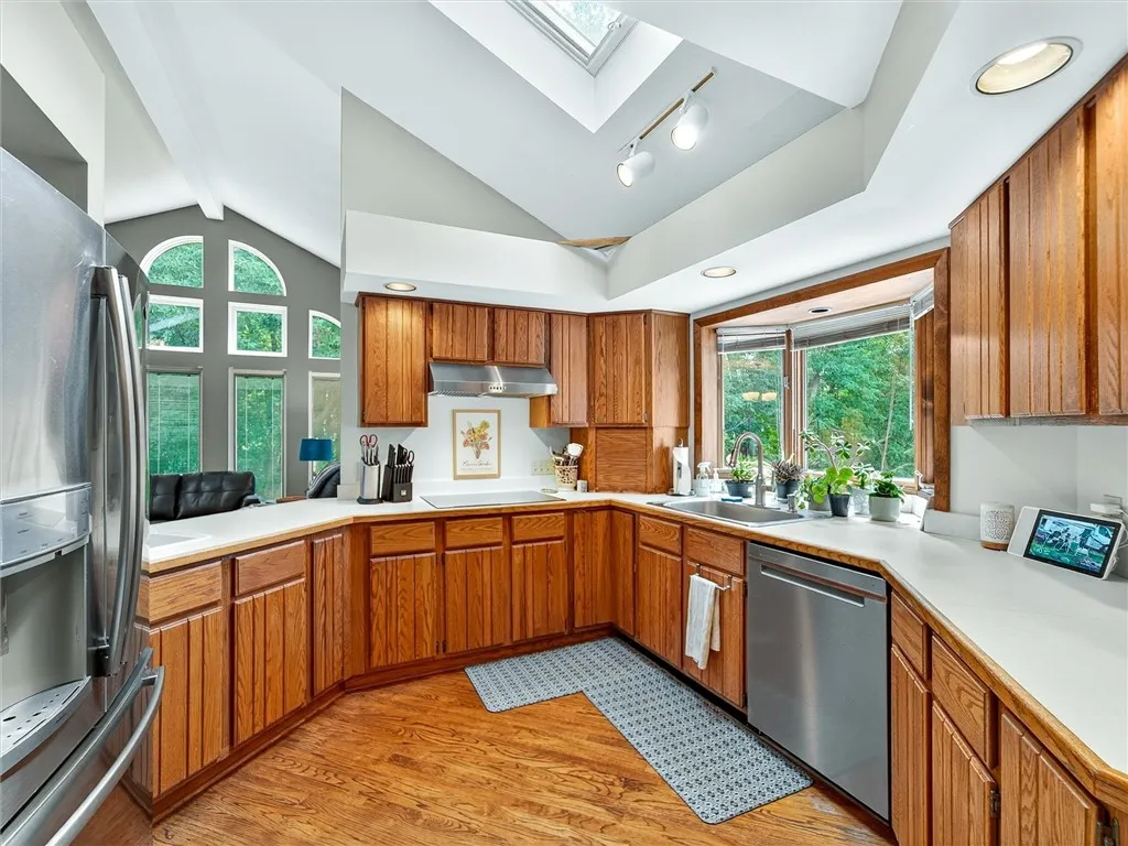 29 Bridgewood Drive, Perinton, New York 14450, Perinton, New York 14450, 5 Bedrooms Bedrooms, 13 Rooms Rooms,3 BathroomsBathrooms,Residential,Closed,29 Bridgewood Drive, Perinton, New York 14450,0,R1633981