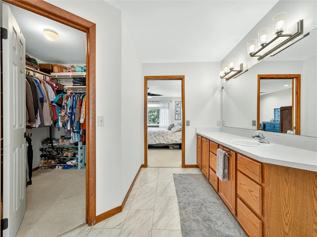 29 Bridgewood Drive, Perinton, New York 14450, Perinton, New York 14450, 5 Bedrooms Bedrooms, 13 Rooms Rooms,3 BathroomsBathrooms,Residential,Closed,29 Bridgewood Drive, Perinton, New York 14450,0,R1633981