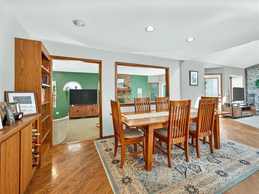 29 Bridgewood Drive, Perinton, New York 14450, Perinton, New York 14450, 5 Bedrooms Bedrooms, 13 Rooms Rooms,3 BathroomsBathrooms,Residential,Closed,29 Bridgewood Drive, Perinton, New York 14450,0,R1633981