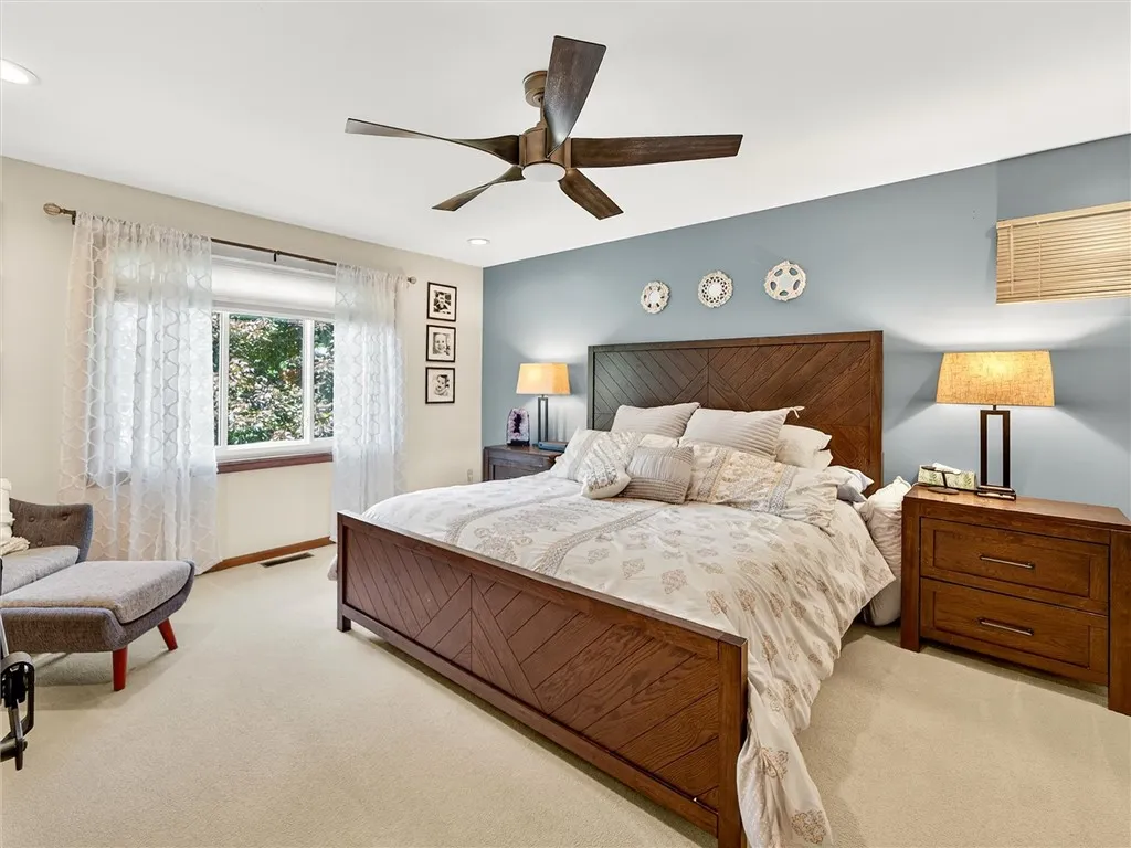 29 Bridgewood Drive, Perinton, New York 14450, Perinton, New York 14450, 5 Bedrooms Bedrooms, 13 Rooms Rooms,3 BathroomsBathrooms,Residential,Closed,29 Bridgewood Drive, Perinton, New York 14450,0,R1633981