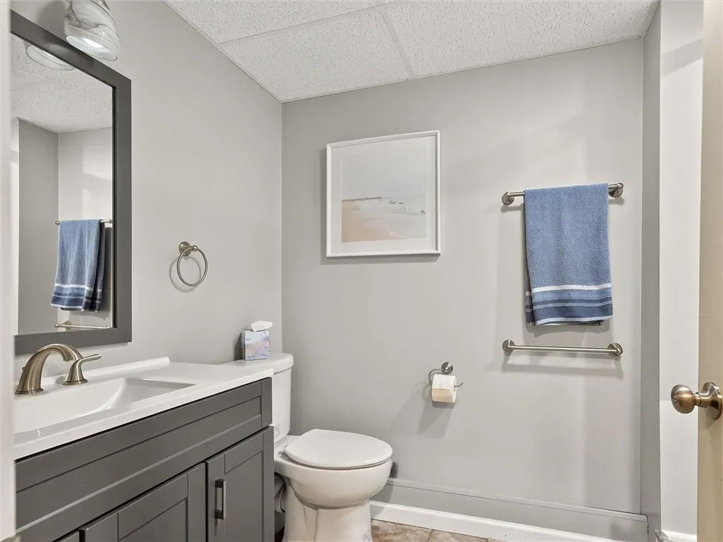 29 Bridgewood Drive, Perinton, New York 14450, Perinton, New York 14450, 5 Bedrooms Bedrooms, 13 Rooms Rooms,3 BathroomsBathrooms,Residential,Closed,29 Bridgewood Drive, Perinton, New York 14450,0,R1633981