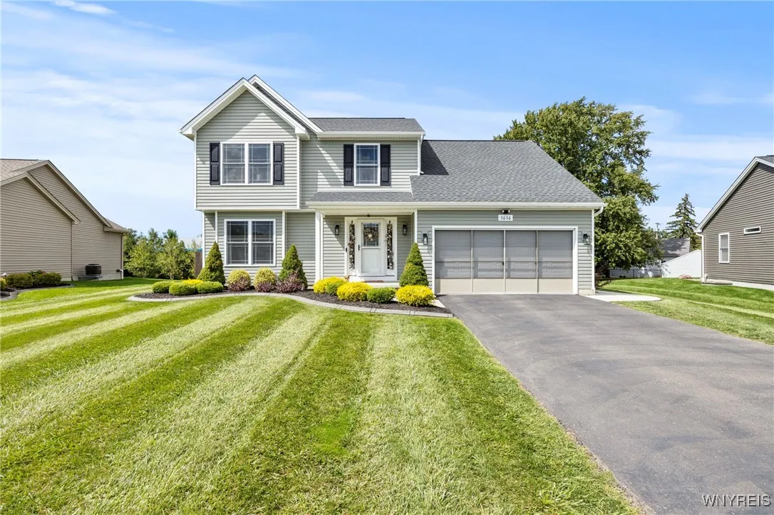 3636 Delilah Lane, Hamburg, New York 14075, Hamburg, New York 14075, 3 Bedrooms Bedrooms, 13 Rooms Rooms,2 BathroomsBathrooms,Residential,For Sale,3636 Delilah Lane, Hamburg, New York 14075,0,B1635137