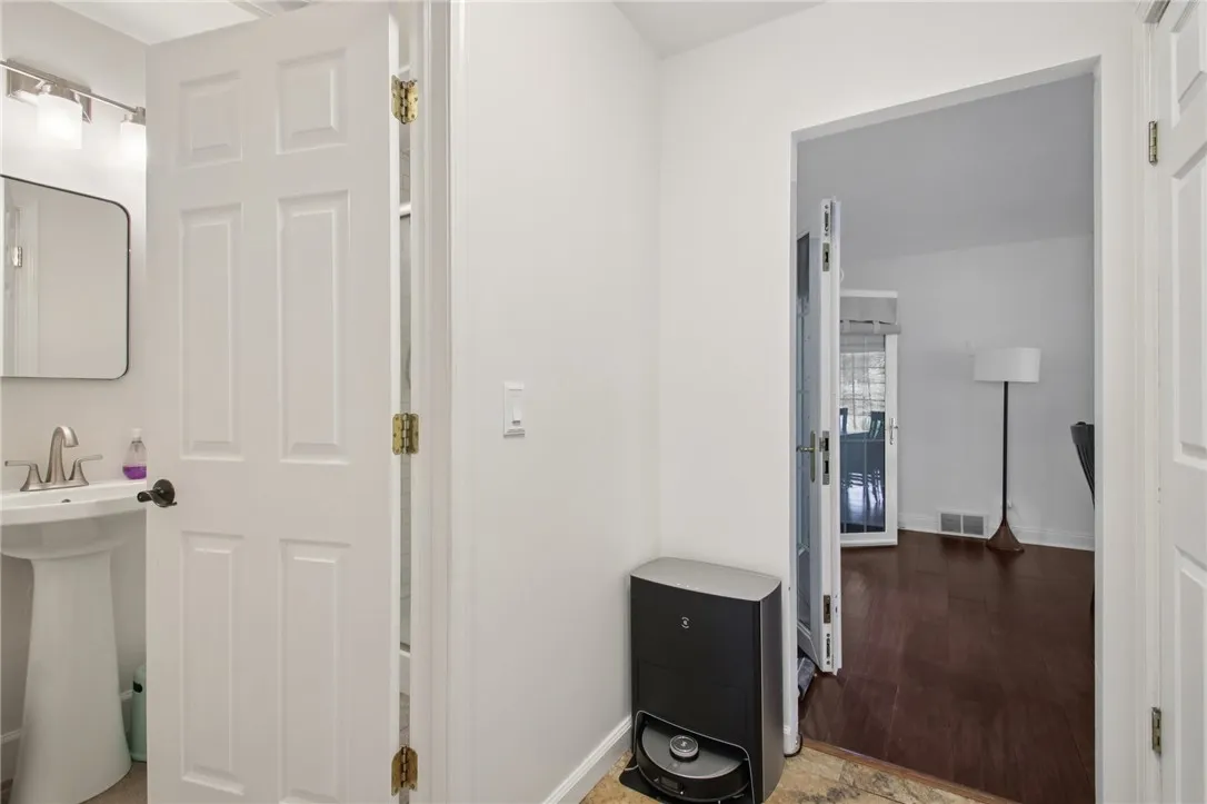 176 Harvington Drive, Irondequoit, New York 14617, Irondequoit, New York 14617, 3 Bedrooms Bedrooms, 7 Rooms Rooms,2 BathroomsBathrooms,Residential,Closed,176 Harvington Drive, Irondequoit, New York 14617,0,R1633733