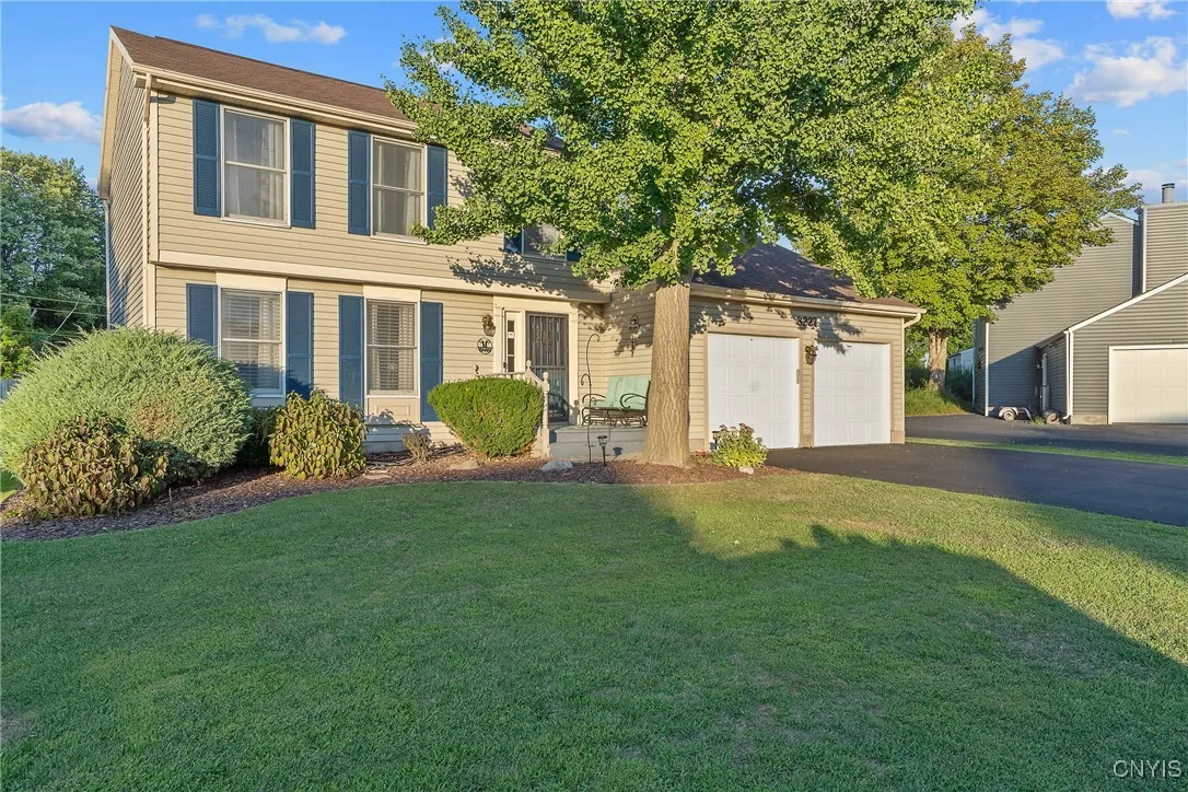 8227 Renfrew Drive, Clay, New York 13090, Clay, New York 13090, 3 Bedrooms Bedrooms, 9 Rooms Rooms,2 BathroomsBathrooms,Residential,Closed,8227 Renfrew Drive, Clay, New York 13090,0,S1634719