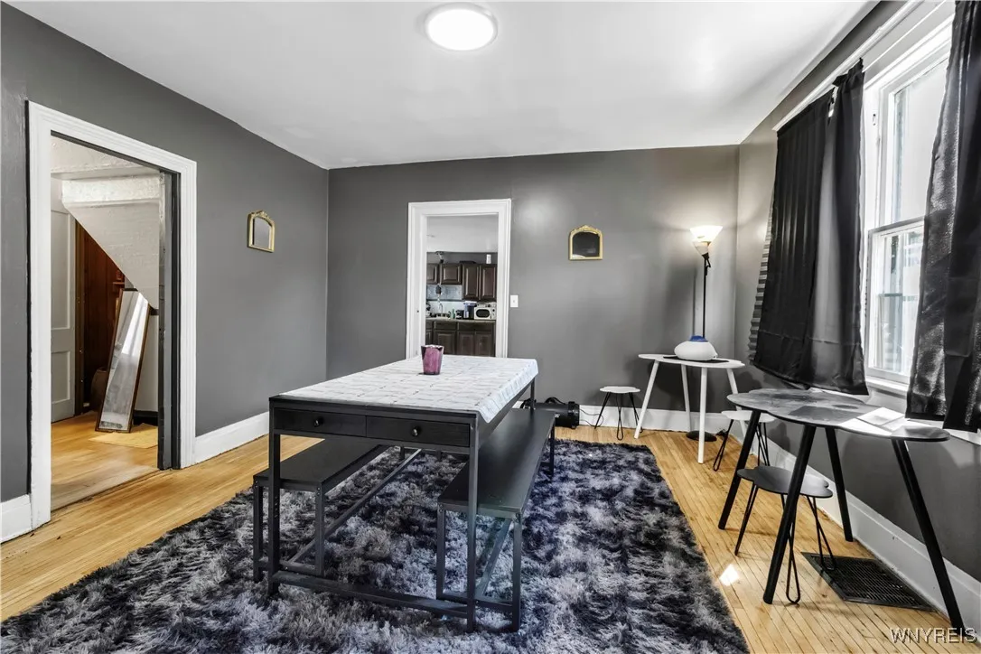 197 Thompson Street, Buffalo, New York 14207, Buffalo, New York 14207, 4 Bedrooms Bedrooms, 9 Rooms Rooms,1 BathroomBathrooms,Residential,For Sale,197 Thompson Street, Buffalo, New York 14207,0,B1635160