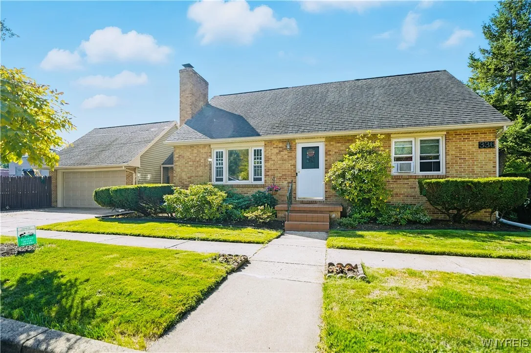 336 Roycroft Boulevard, Amherst, New York 14226, Amherst, New York 14226, 4 Bedrooms Bedrooms, 7 Rooms Rooms,2 BathroomsBathrooms,Residential,For Sale,336 Roycroft Boulevard, Amherst, New York 14226,0,B1634380