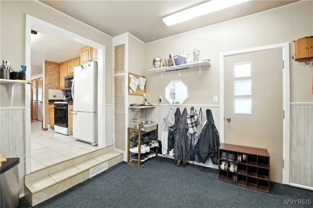 336 Roycroft Boulevard, Amherst, New York 14226, Amherst, New York 14226, 4 Bedrooms Bedrooms, 7 Rooms Rooms,2 BathroomsBathrooms,Residential,For Sale,336 Roycroft Boulevard, Amherst, New York 14226,0,B1634380
