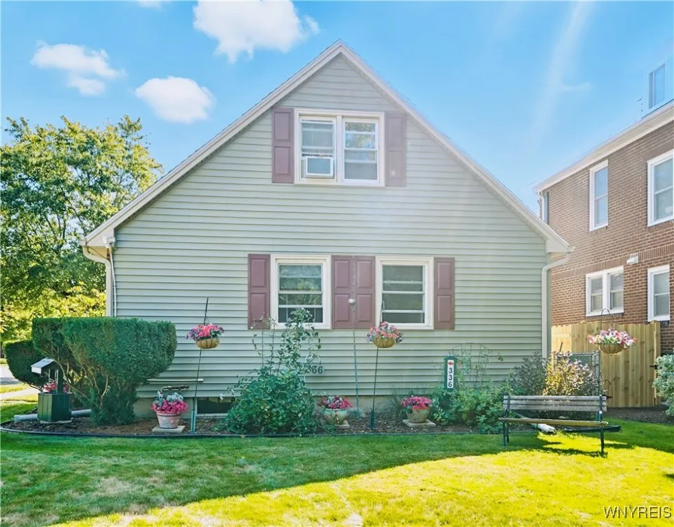 336 Roycroft Boulevard, Amherst, New York 14226, Amherst, New York 14226, 4 Bedrooms Bedrooms, 7 Rooms Rooms,2 BathroomsBathrooms,Residential,For Sale,336 Roycroft Boulevard, Amherst, New York 14226,0,B1634380
