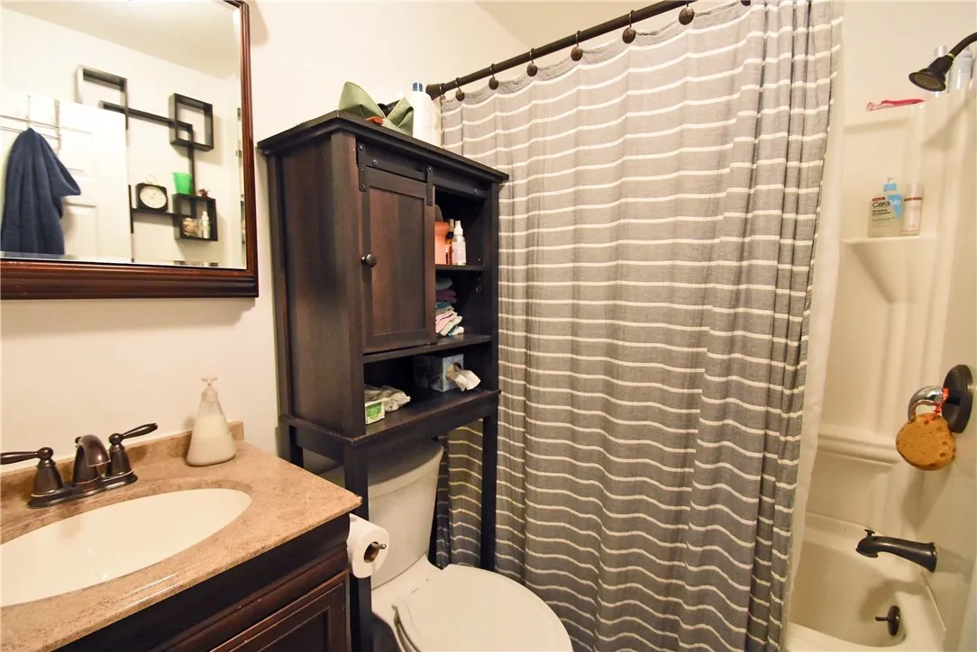 83 Winsor Circle, Elmira, New York 14905, Elmira, New York 14905, 4 Bedrooms Bedrooms, 7 Rooms Rooms,1 BathroomBathrooms,Residential,Closed,83 Winsor Circle, Elmira, New York 14905,0,R1635157